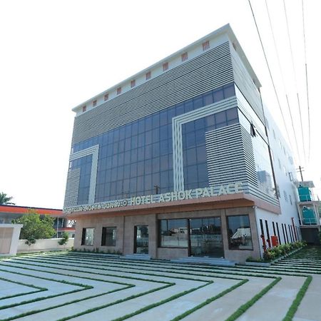 Hotel Ashok Palace Karūr Buitenkant foto