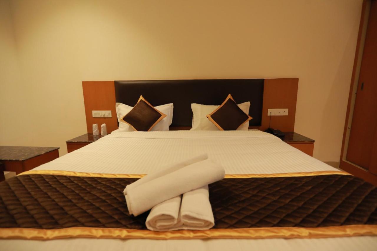 Hotel Ashok Palace Karūr Buitenkant foto