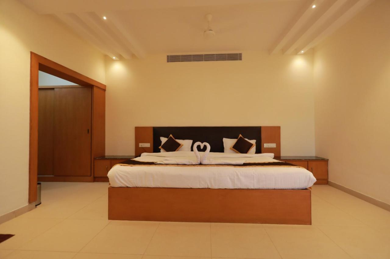 Hotel Ashok Palace Karūr Buitenkant foto