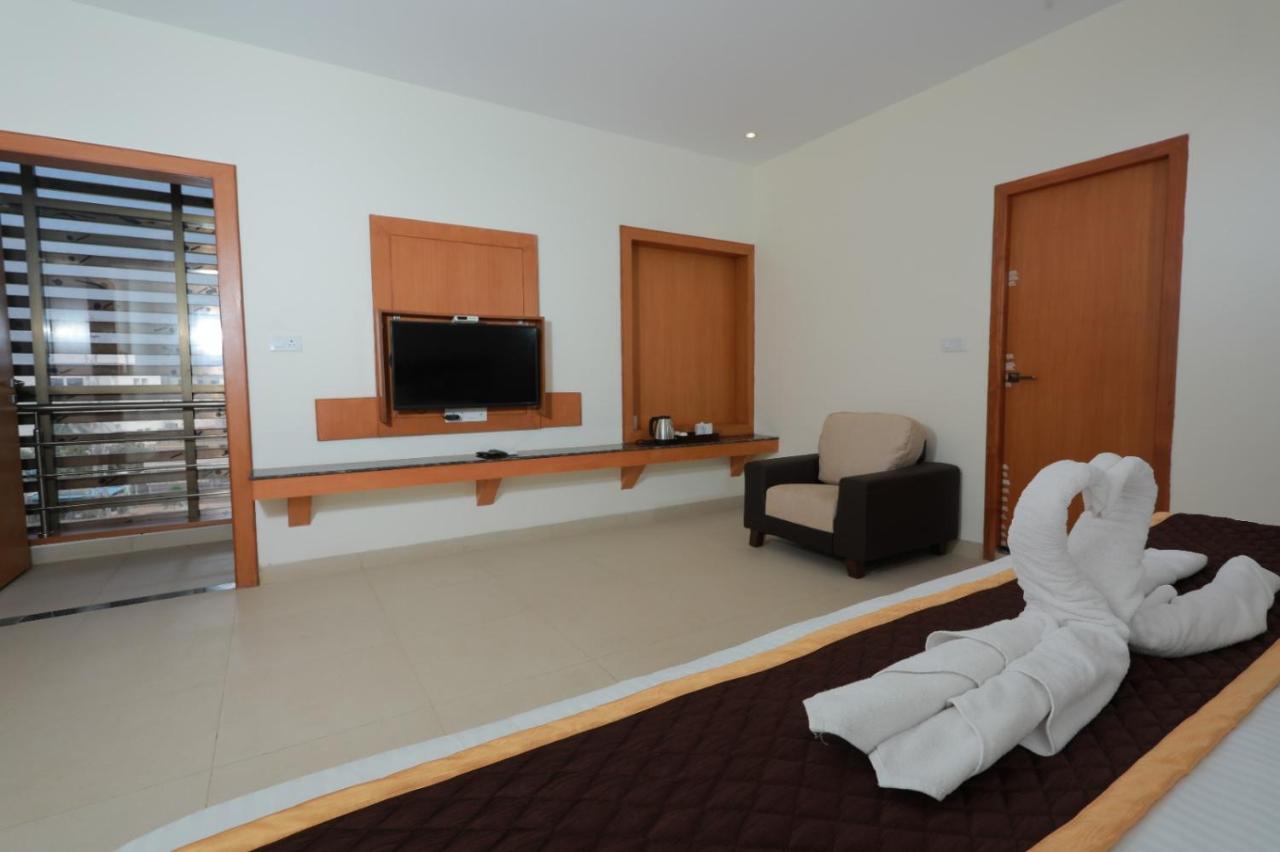 Hotel Ashok Palace Karūr Buitenkant foto